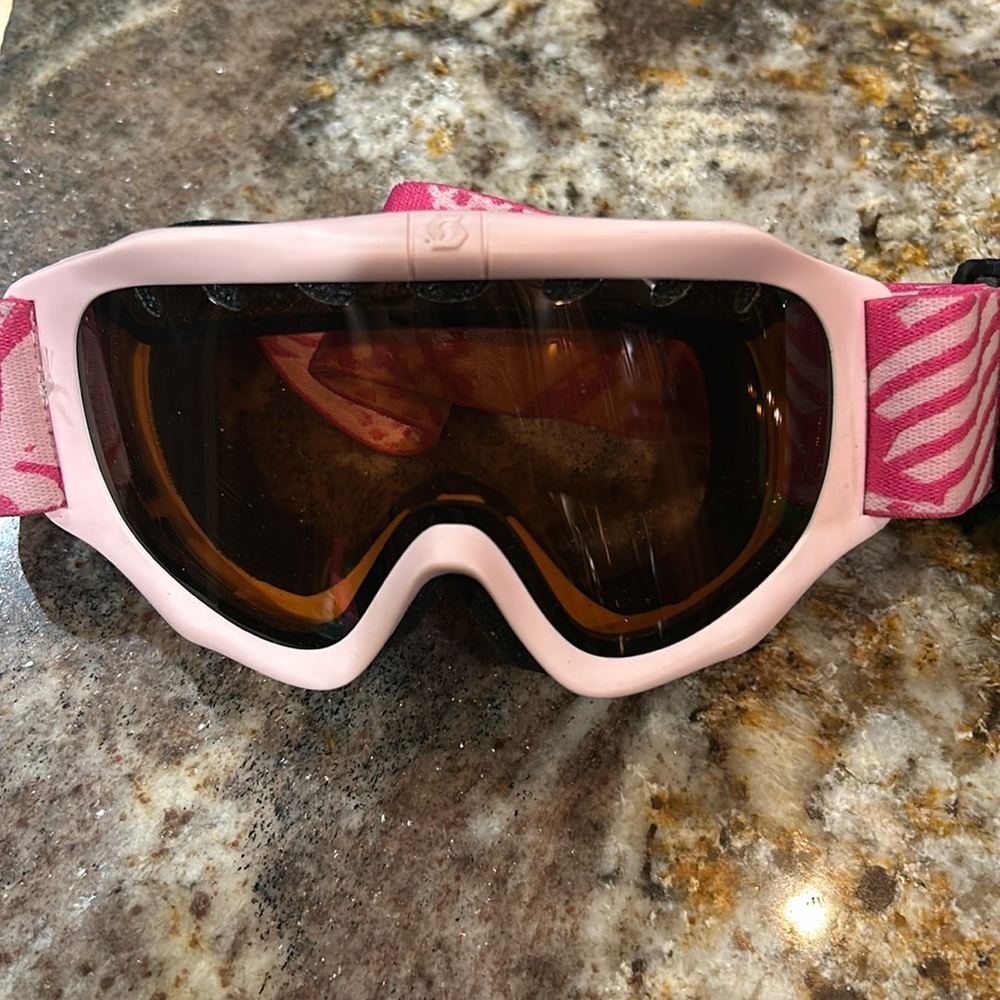 Kids’ ski goggles